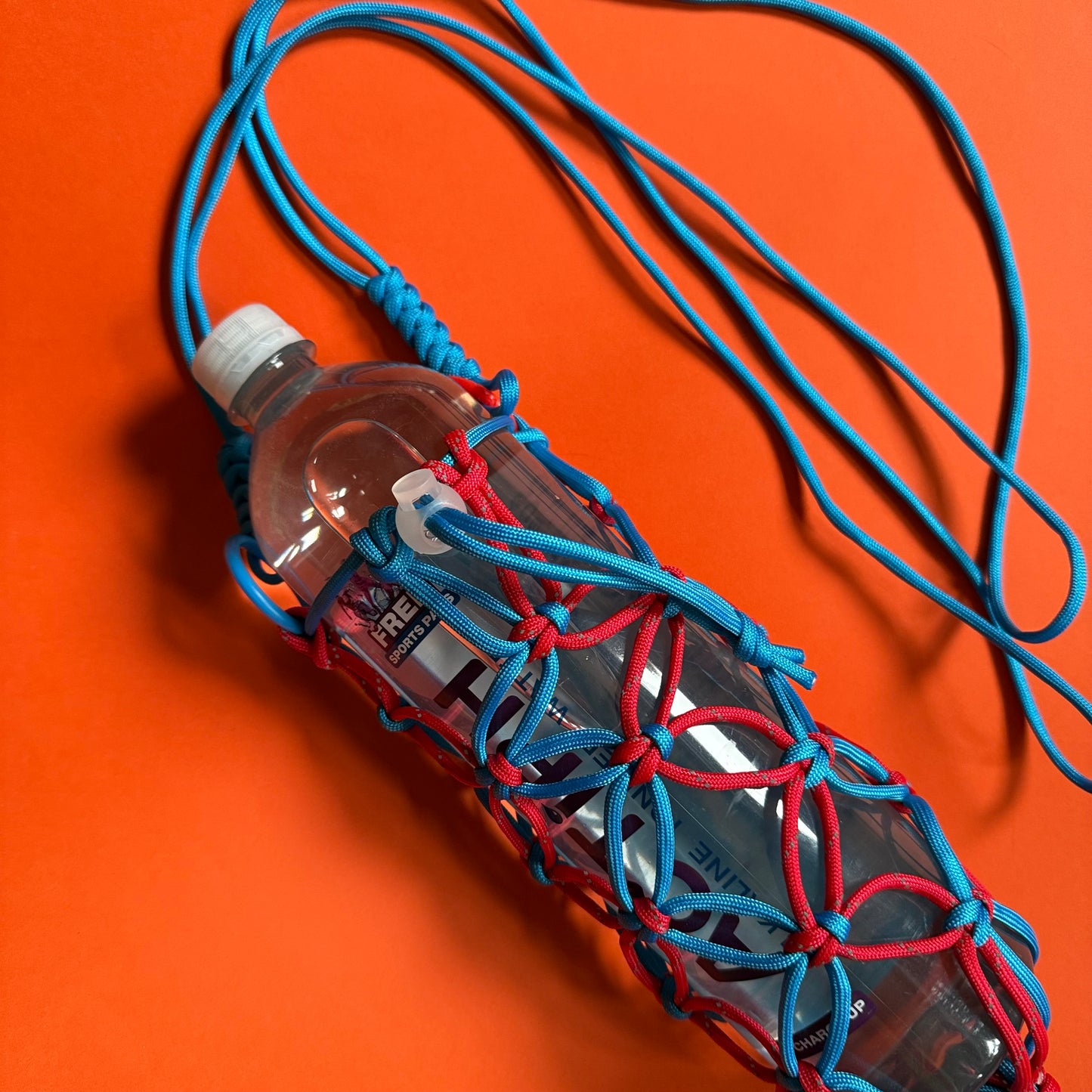 Macrame para cord bottle bag red blue