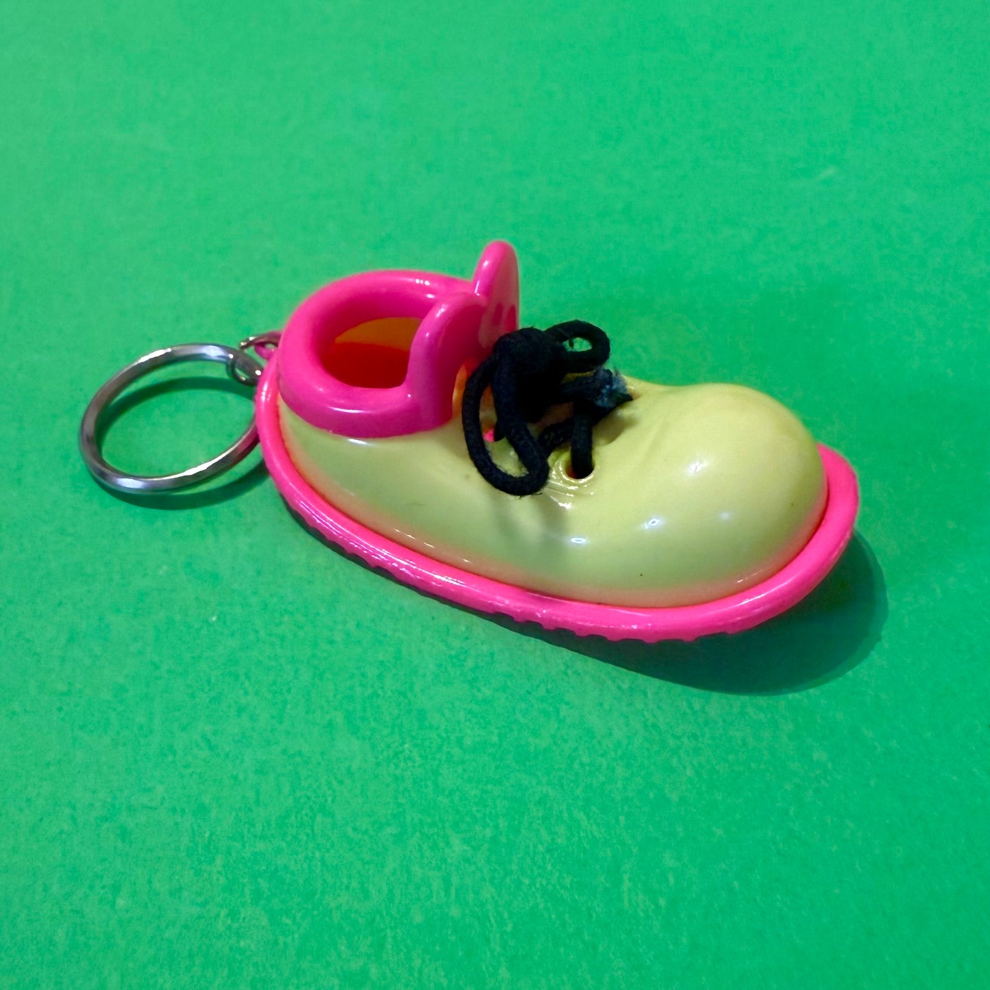Retro vintage 80s clown shoe pink sole