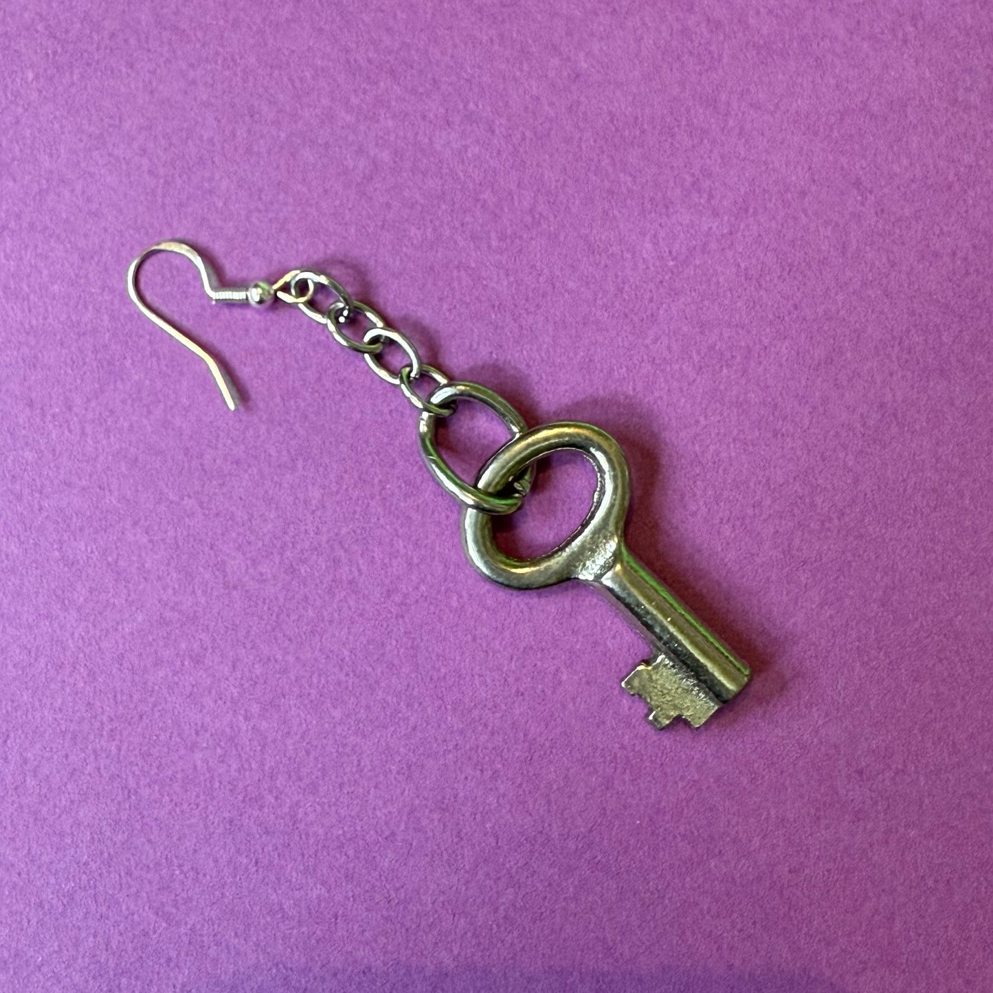 Vintage silver motif drop chain earrings