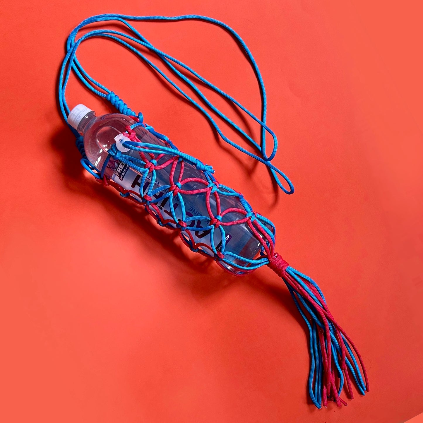 Macrame para cord bottle bag red blue