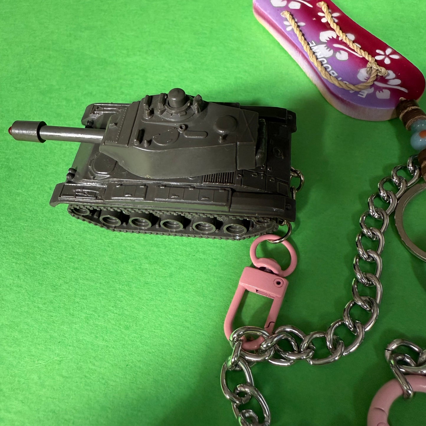 Long charm necklace 90s pink