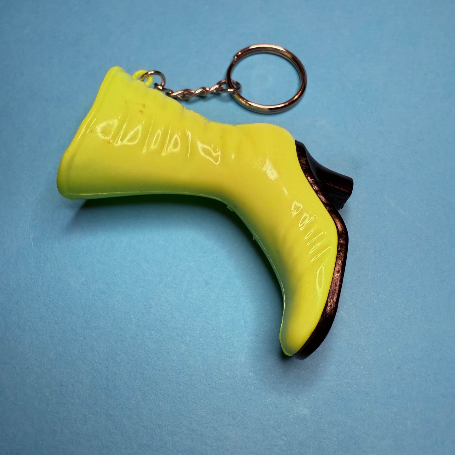 Neon 80s keyring cowboy boot