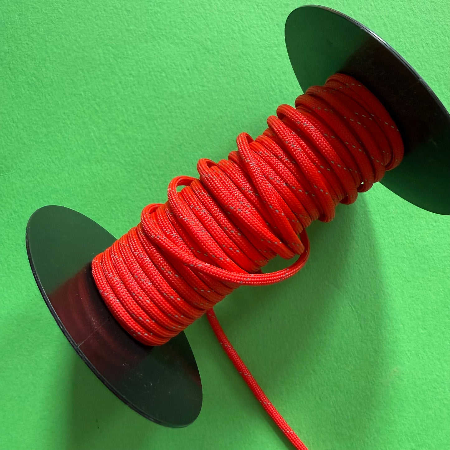 Macrame paracord bottle bag