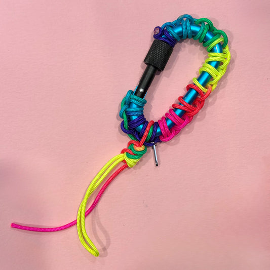 Paracord wrapped carabiner ombre
