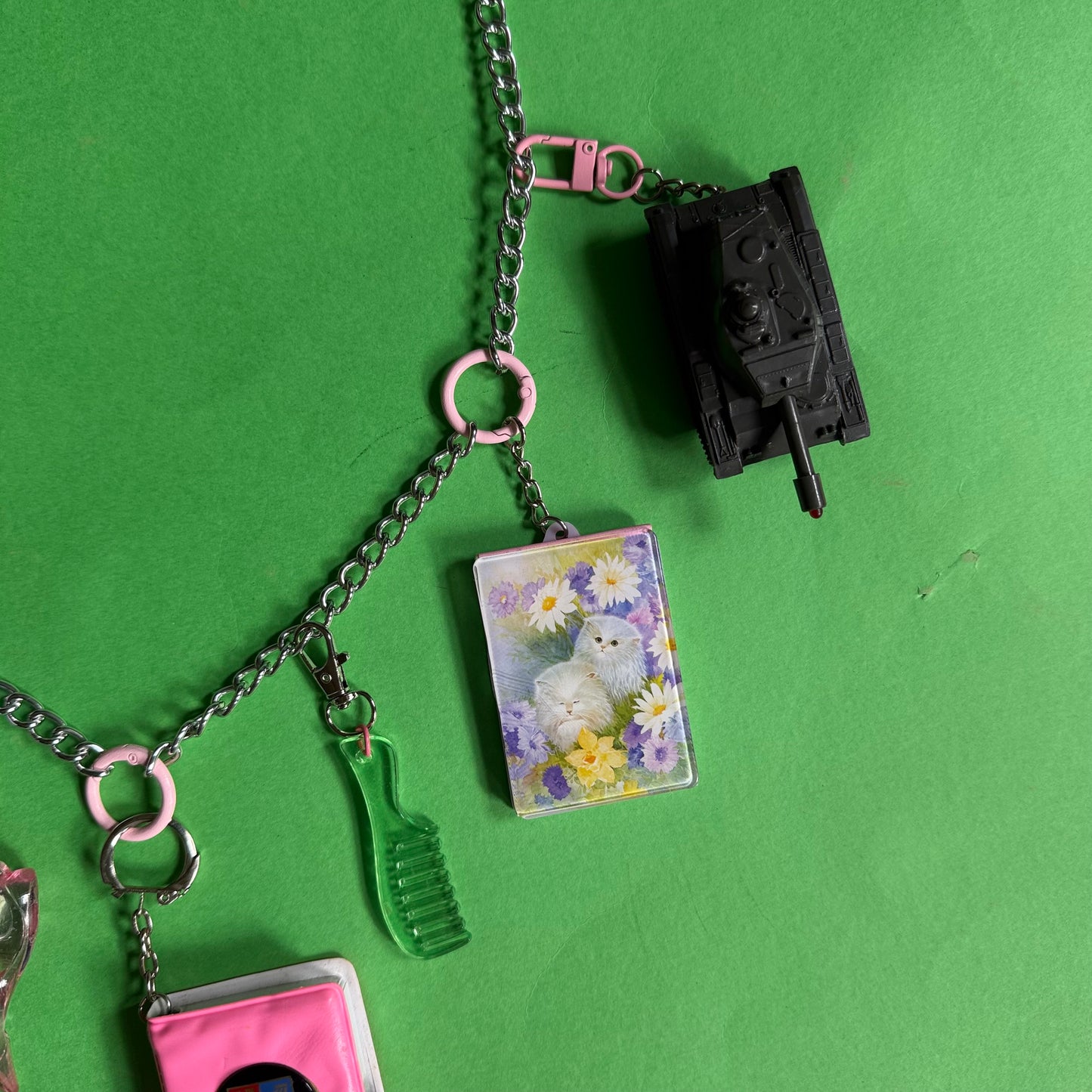 Long charm necklace 90s pink