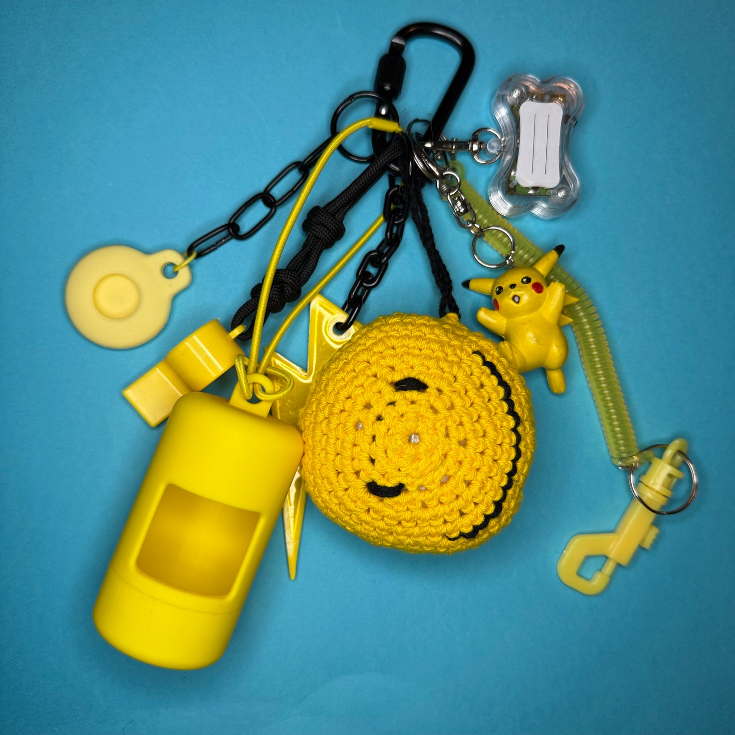 Bag charm and keyring yellow smiley doggy airtag