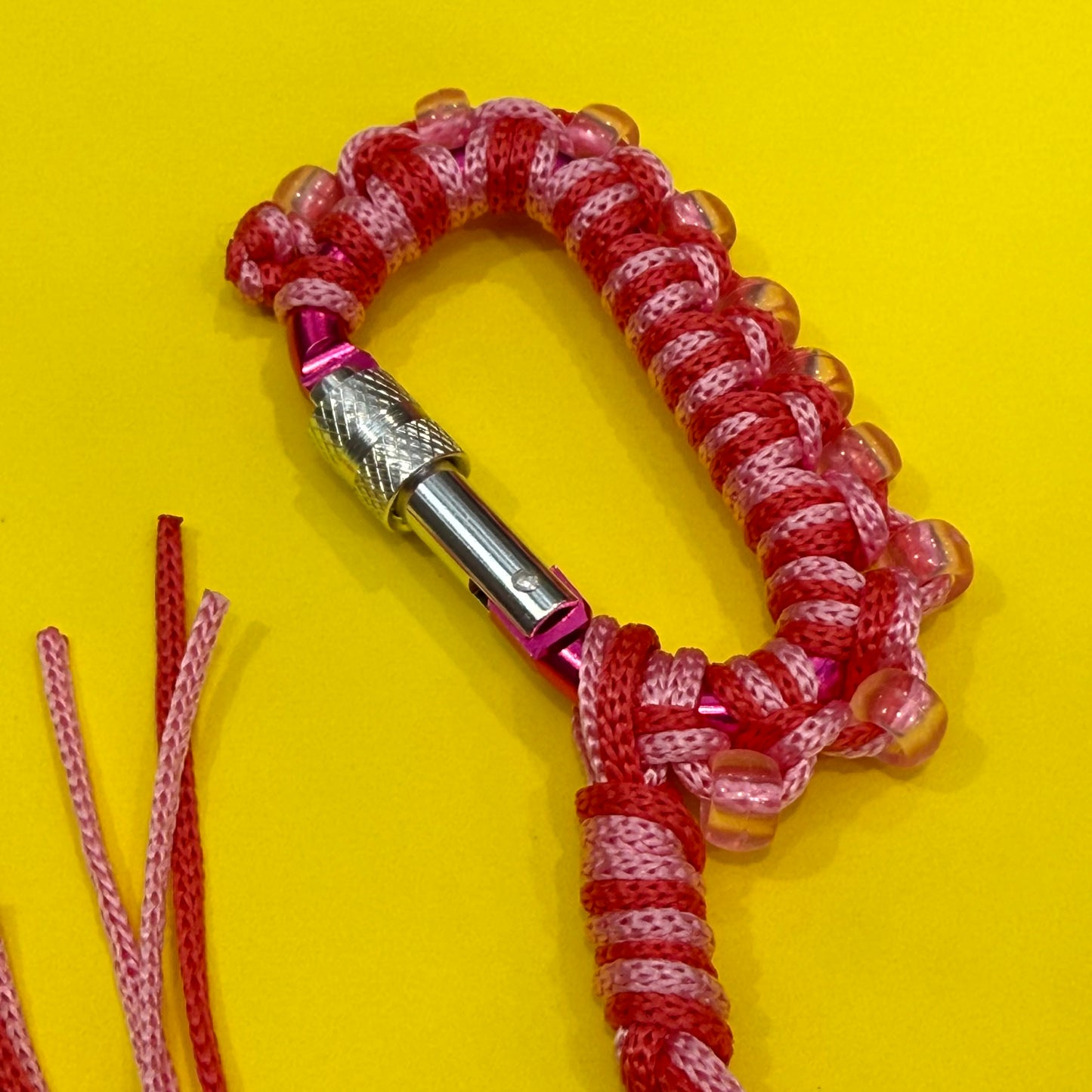 Paracord wrapped carabiner pink