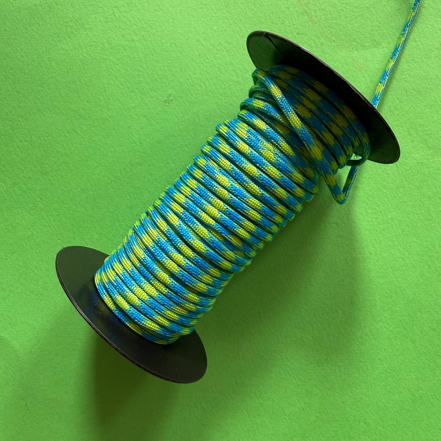 Macrame paracord bottle bag