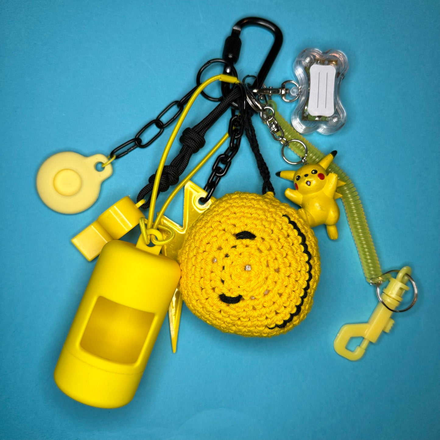 Bag charm and keyring yellow smiley doggy airtag