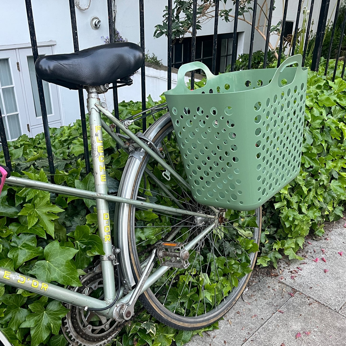 Bike laundry pannier bicycle basket rigid plastic lightweight bag