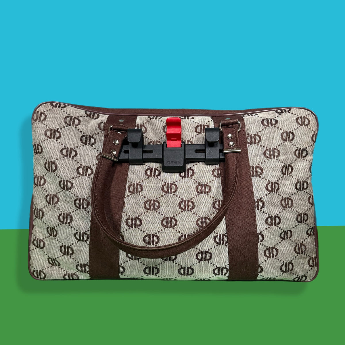 Retro tennis bag with bike pannier attachment