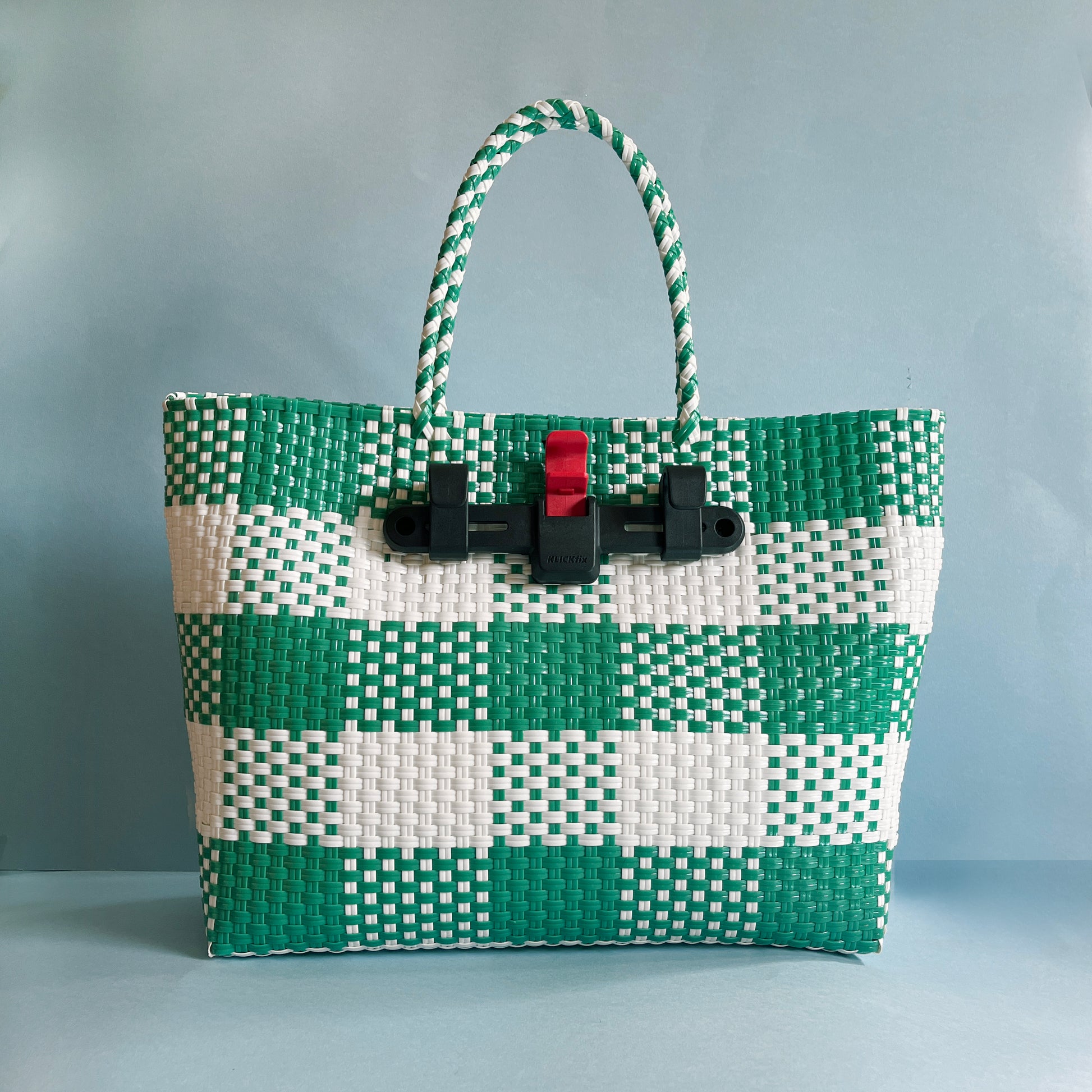 green and white checked plastic woven basket with pannier hooks and elastic toggle closure Goodordering cycling basket