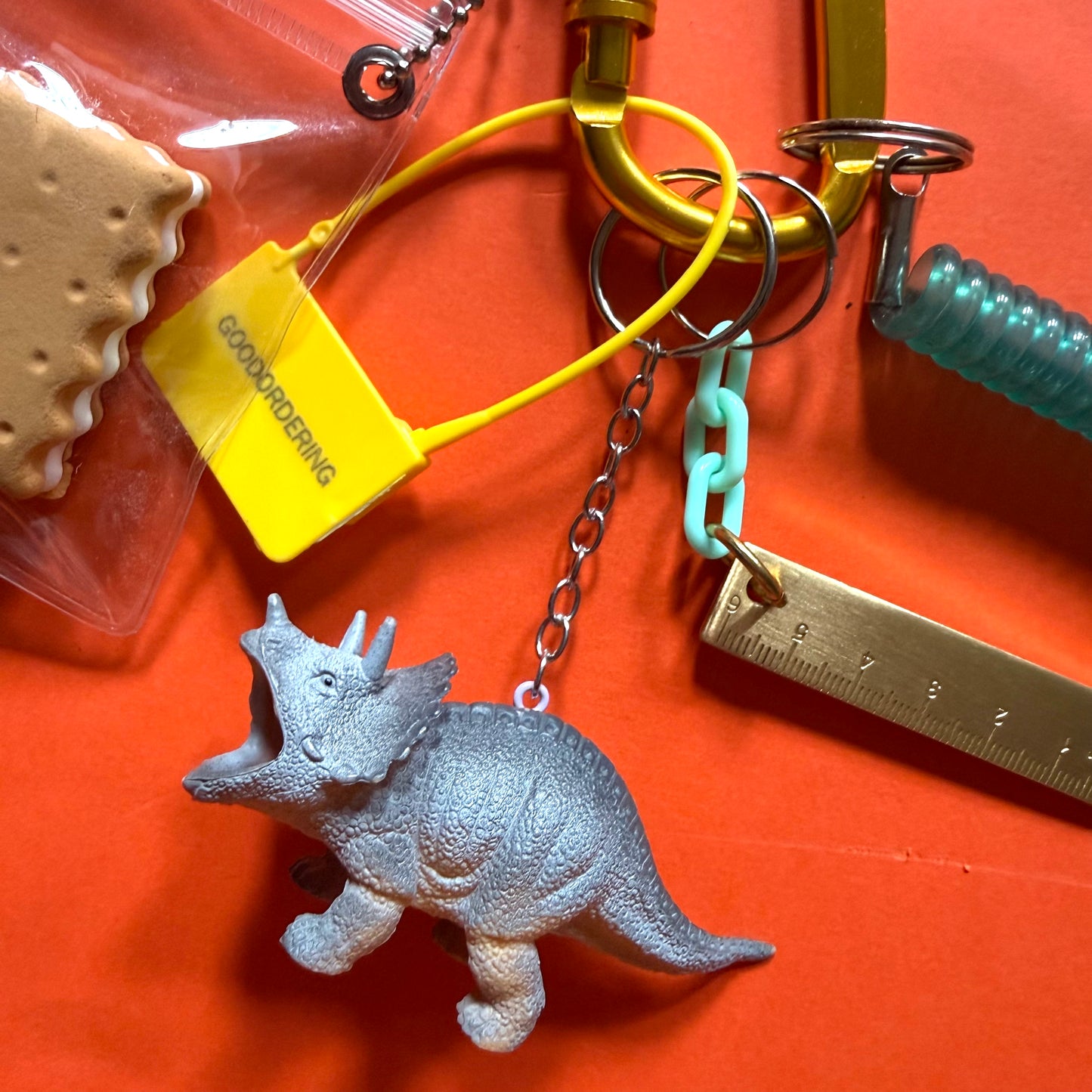 Bag charm and keyring measuring a dinosaur